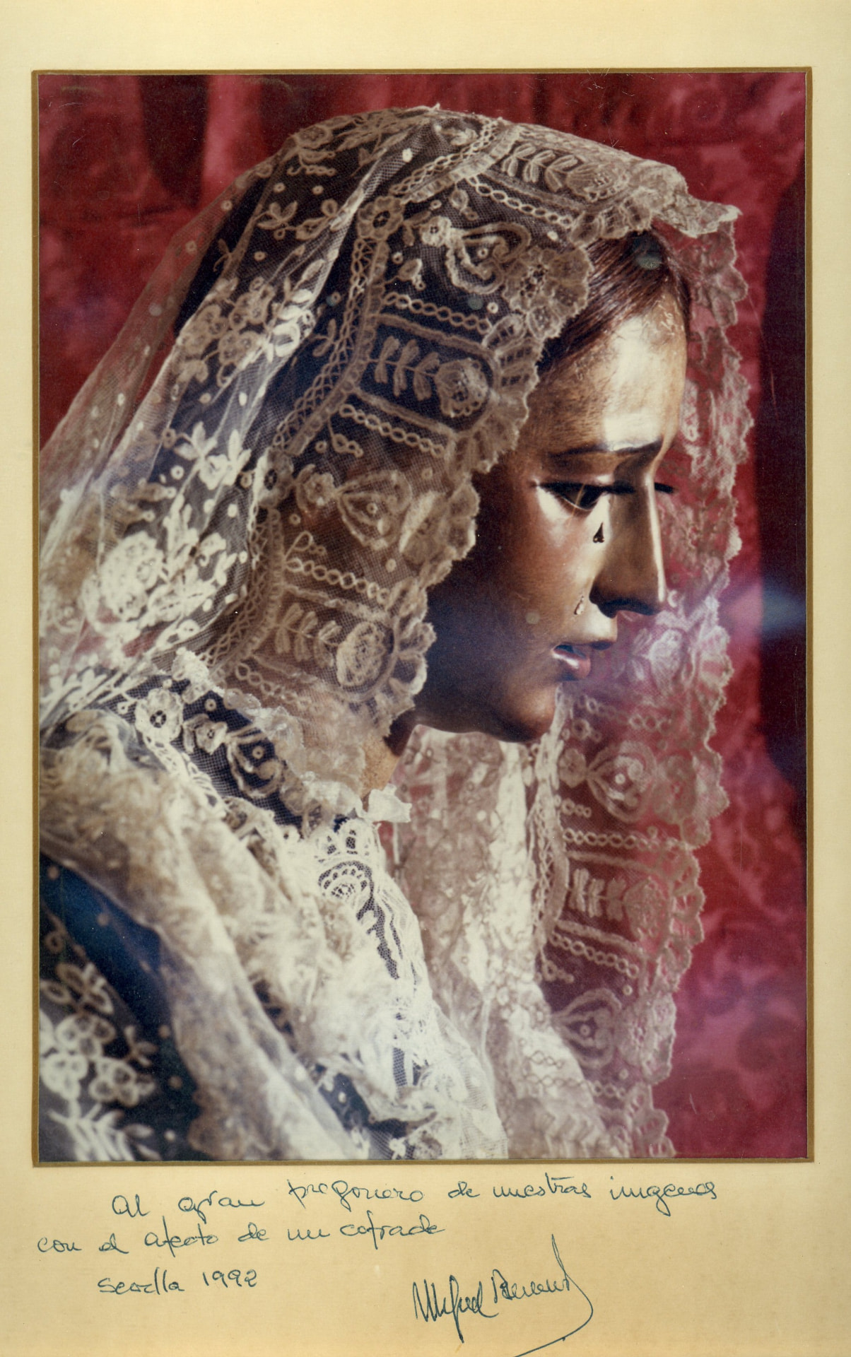 Virgen con mantilla